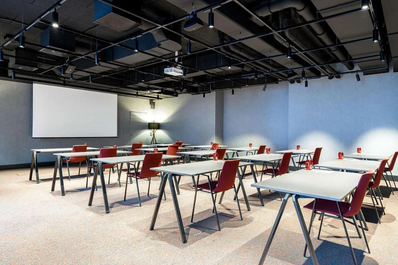 Radisson Red Hotel, Viena