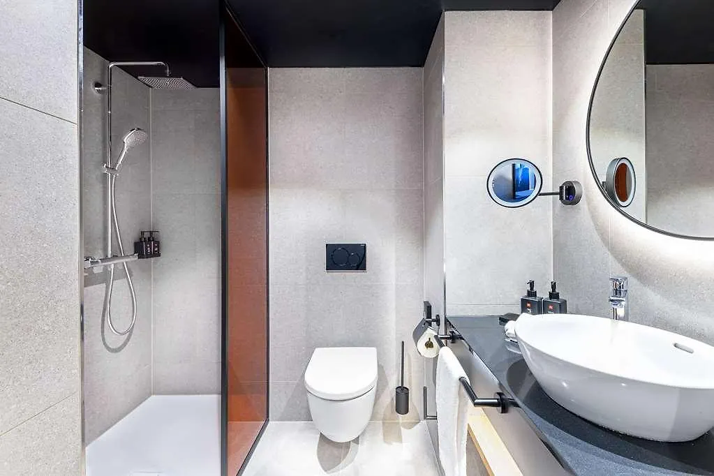 **** Hotel Radisson Red Hotel, Viena Austria