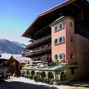 Bauer Hotel Saalbach
