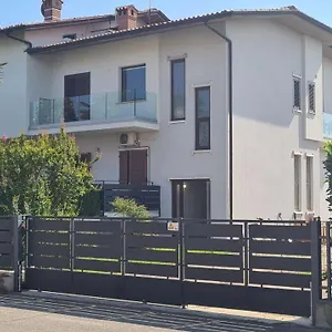snorky-apartments.it-lombardy.com/