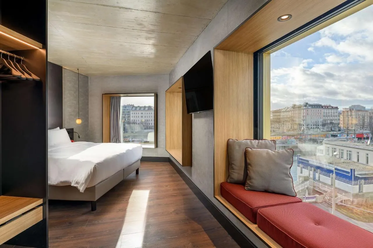 فندق Radisson Red Hotel, فيينا