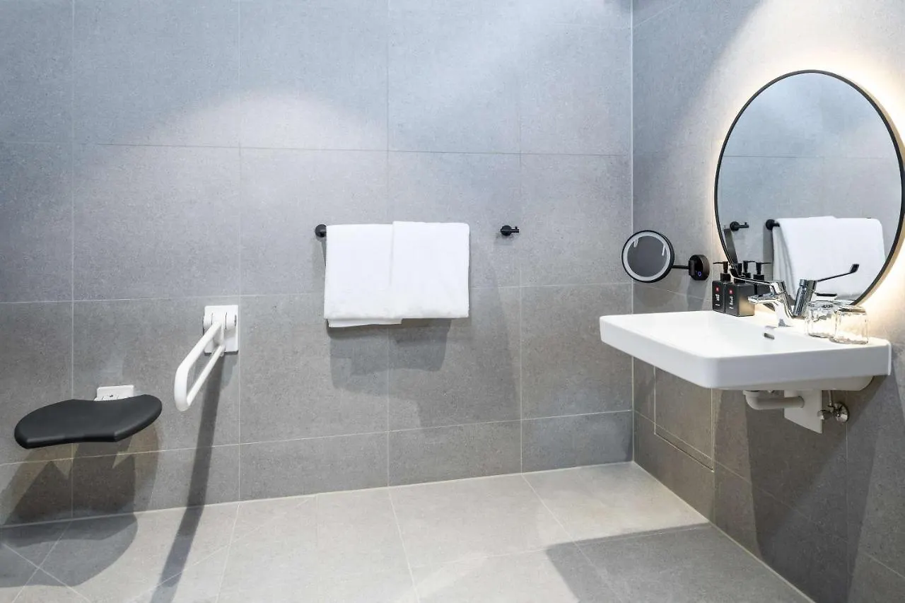 Radisson Red Hotel, فيينا 4*,  النمسا