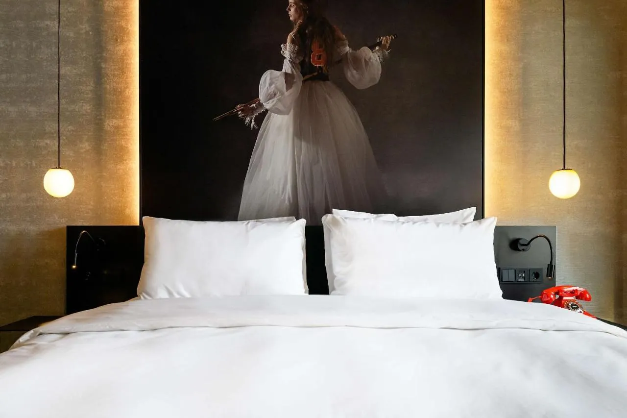 Radisson Red Hotel, Vienna Hotel