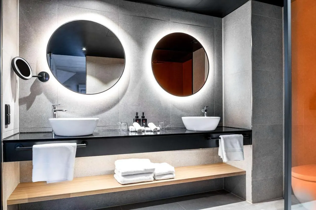 فندق Radisson Red Hotel, فيينا
