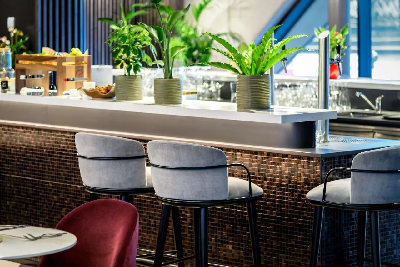 Radisson Red Hotel, فيينا فندق