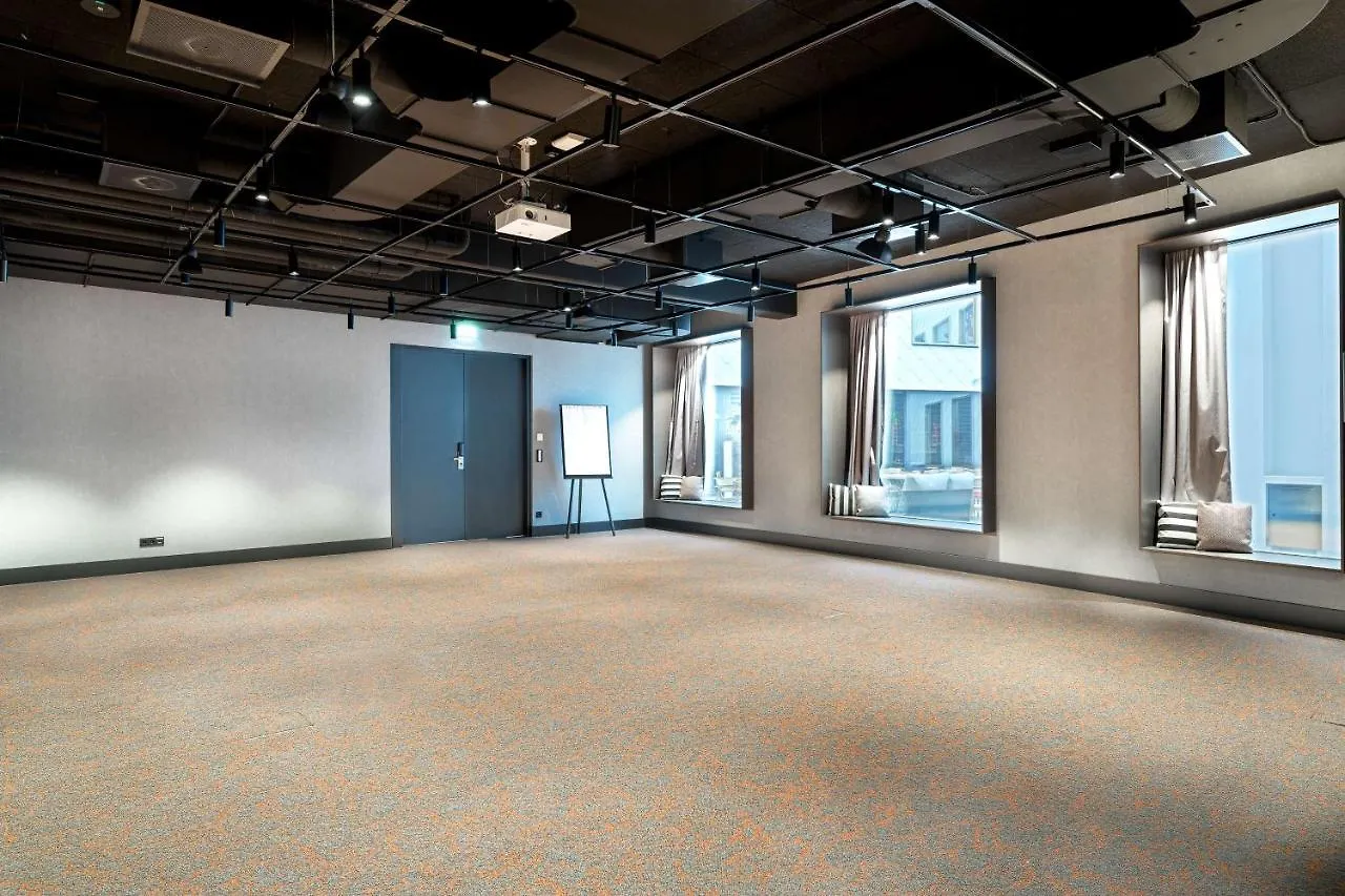 فندق Radisson Red Hotel, فيينا