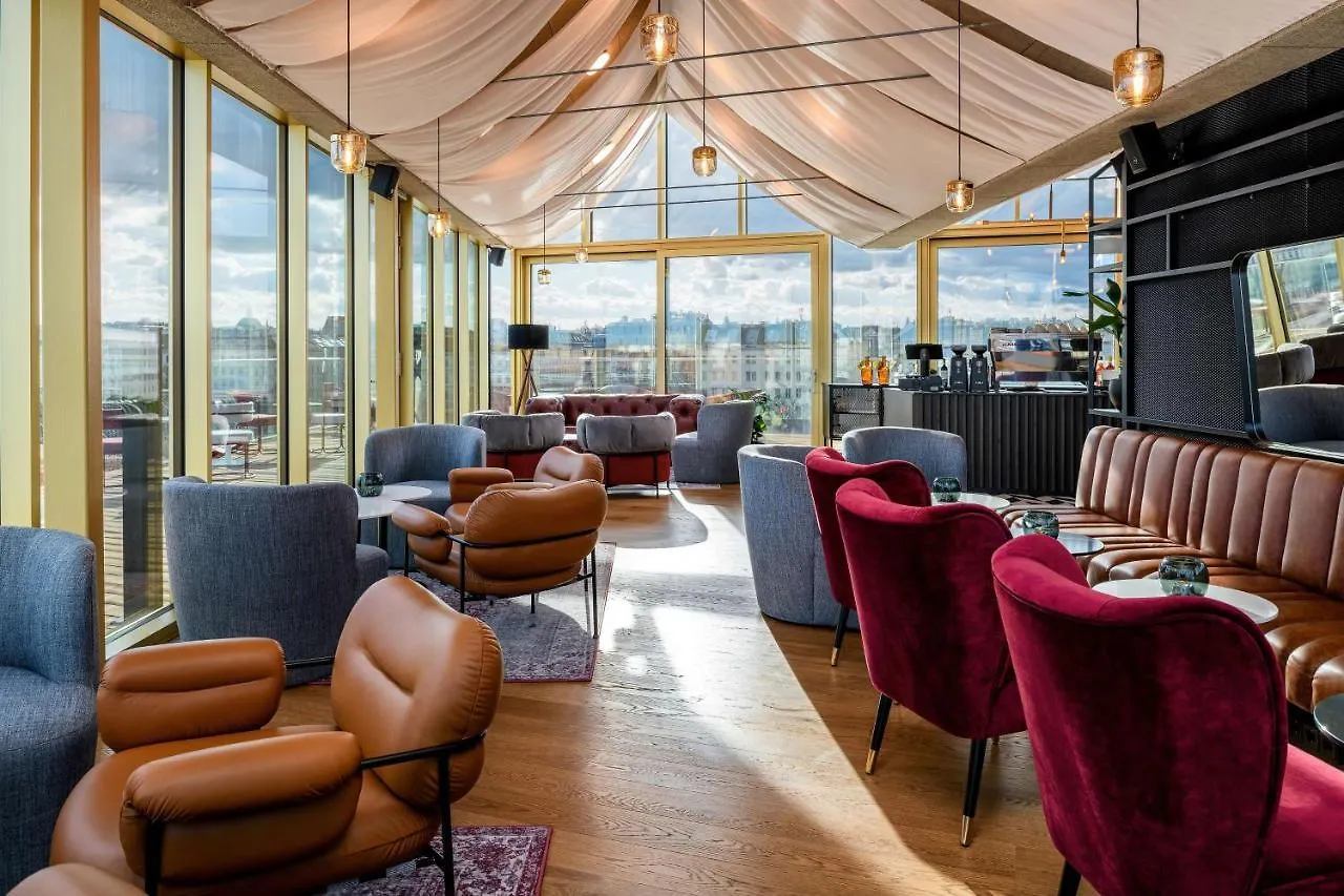 Radisson Red Hotel, Vienna Hotel
