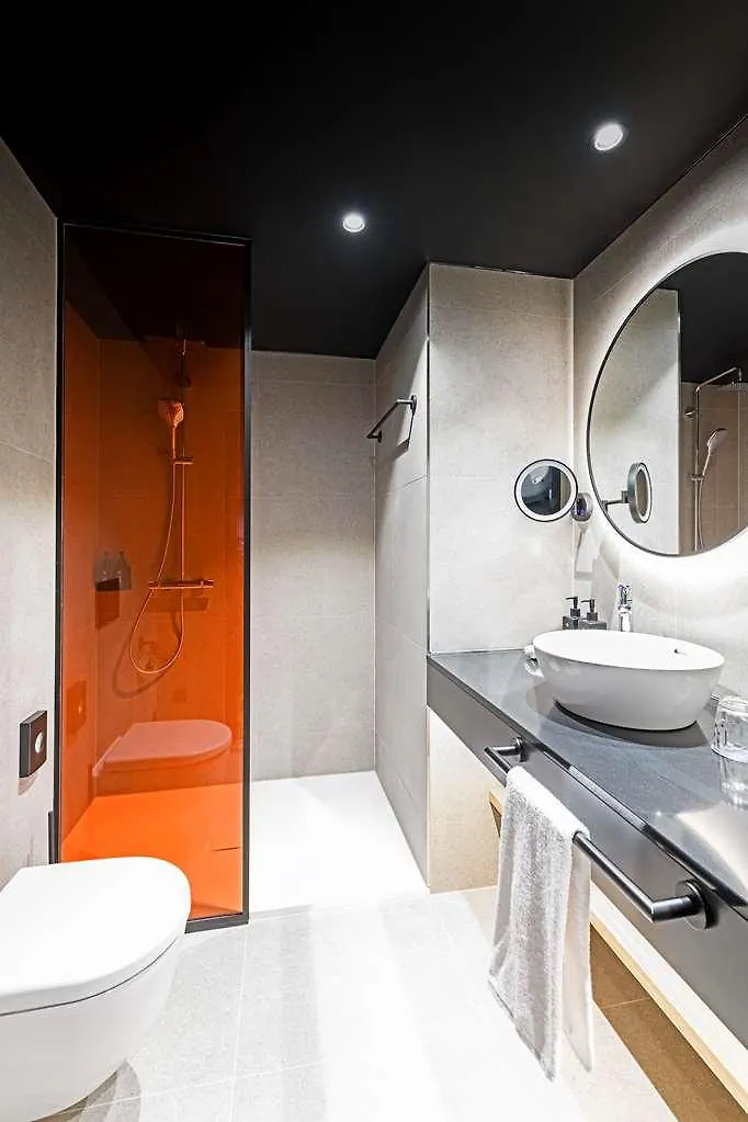 فندق Radisson Red Hotel, فيينا